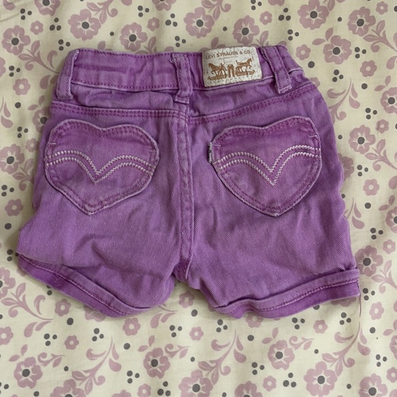 Purple Levi’s shorts - Picture 4 of 6